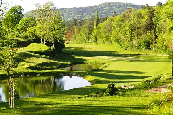 Photograph of the natural golf course at Golf de la Chassagne in Mâlain, Burgundy